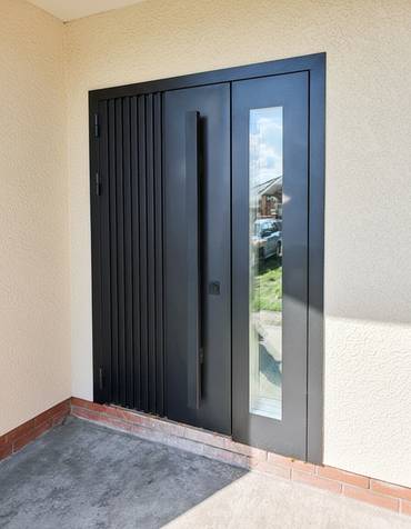 Со стеклом и металлорейками